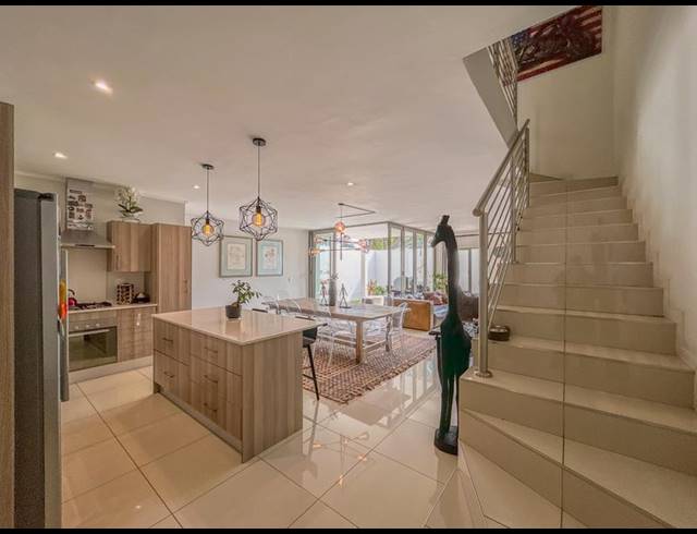 3 BEDROOM TOWNHOUSE FOR SALE IN BRYANSTON
